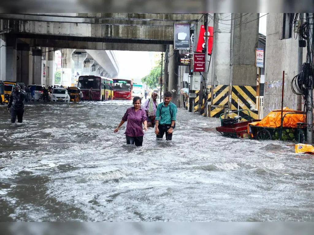 Heavy Rainfall in Mumbai and Bengal#getrapidnews